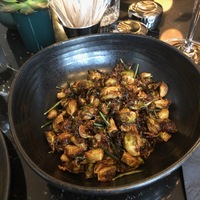 Брюссельская капуста с кленовым сиропом и розмарином