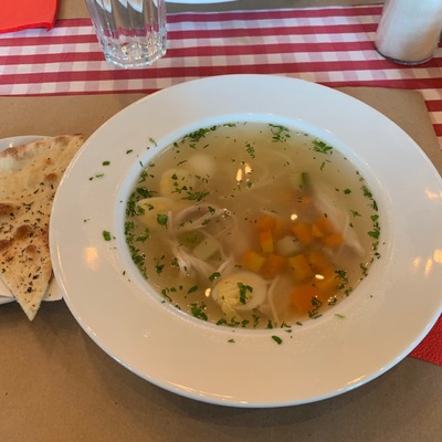 Куриный суп с овощами и капеллини