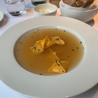Куриный суп, домашние равиоли с сыром