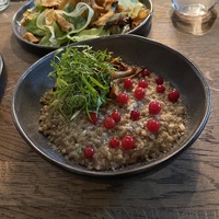 Гречка, кешью, лисички, красная смородина
