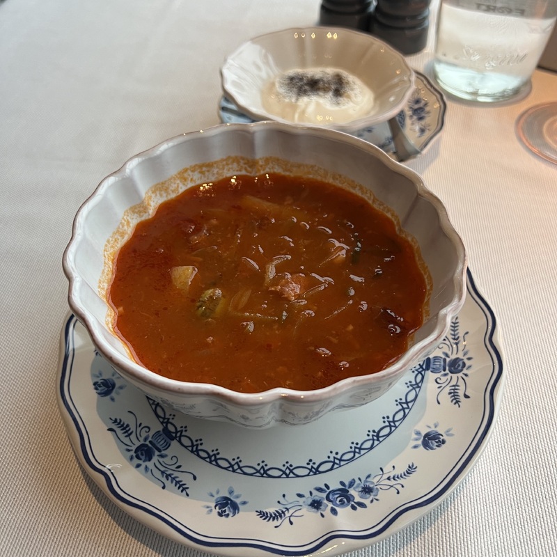 Солянка с оливками с огня