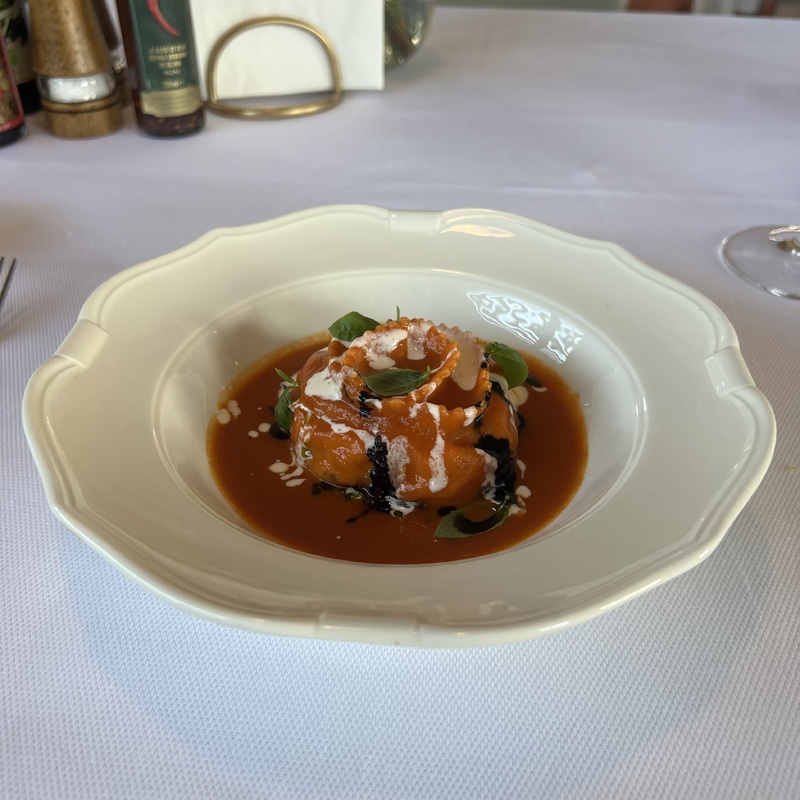 Равиоло с домашним маскарпоне и камчатским крабом